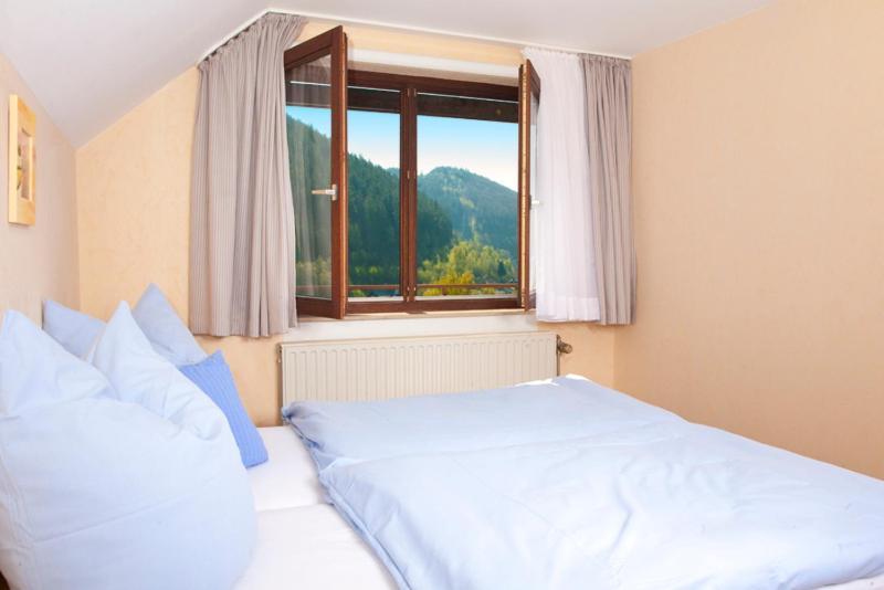 Haus Alexandra Inkl Meinecard Plus فيلنغن الغرفة الصورة